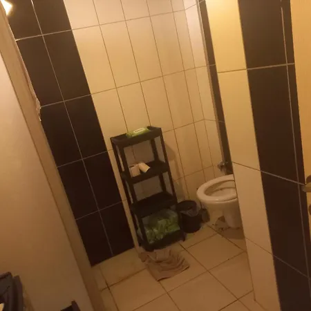 Apartament Comfort - Whole Appartments - Shared Kitchen - Airport Shuttle Bookable *